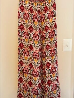 Alice + Olivia Red Multicolor High Waisted Vintage Market Pants. Size Medium